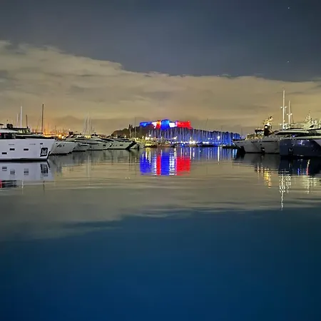 The Bridge - Your Dream In Πλωτό κατάλυμα *