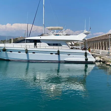 The Bridge - Your Dream In Botel Antibes
