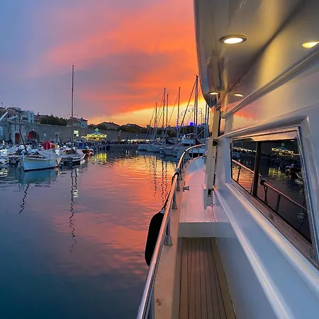 The Bridge - Your Dream In Hotel en barco *
